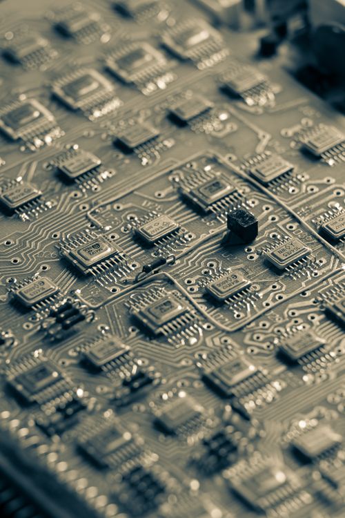Integrated circuits and their fine leads on a circuit board